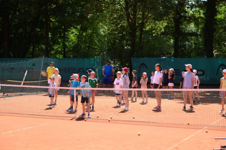 Kinder Gruppe Tennis 1